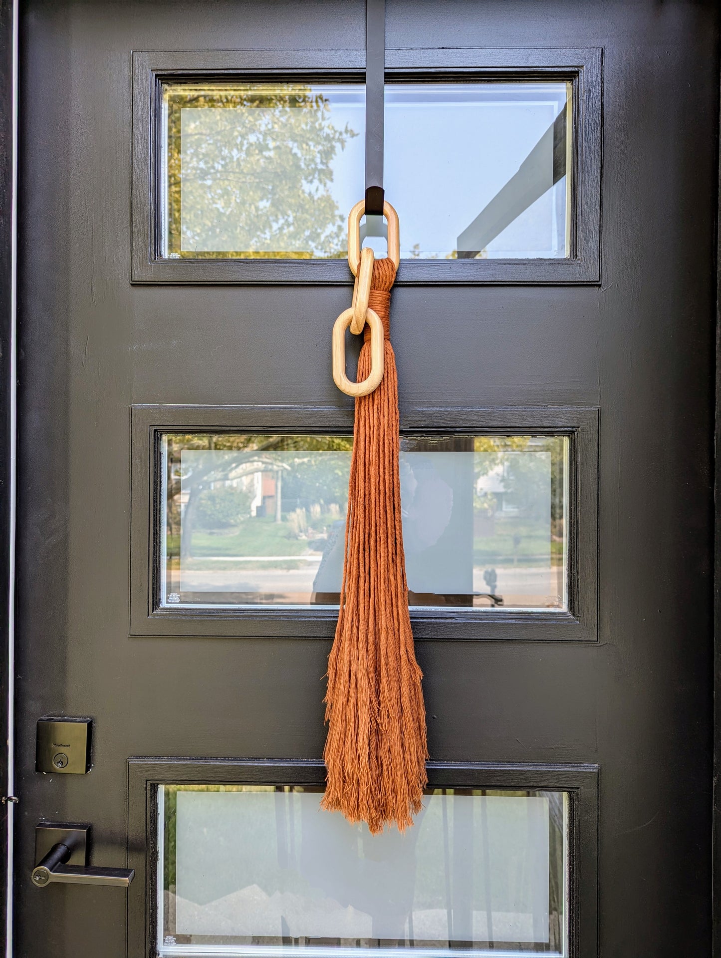 SAFFRON door decor